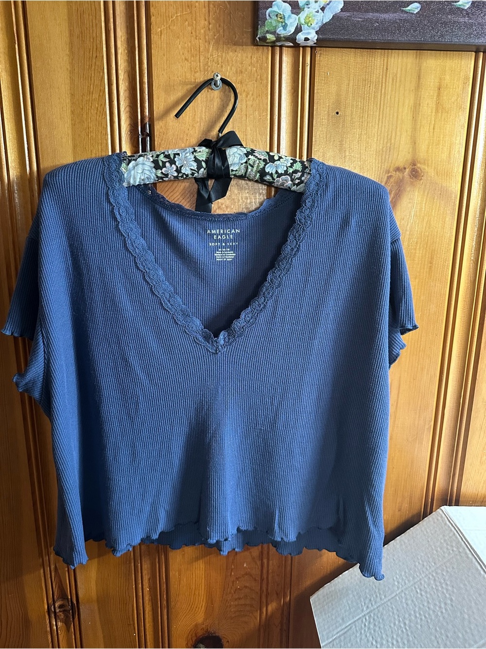 American Eagle Outfitters Dusty Blue V‑Neck Ribbed Short Sleeve Top